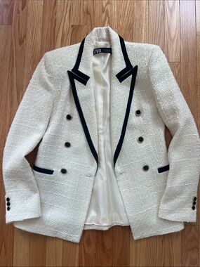 Zara Off White Tweed Blazer with Black Trim - Sheek!